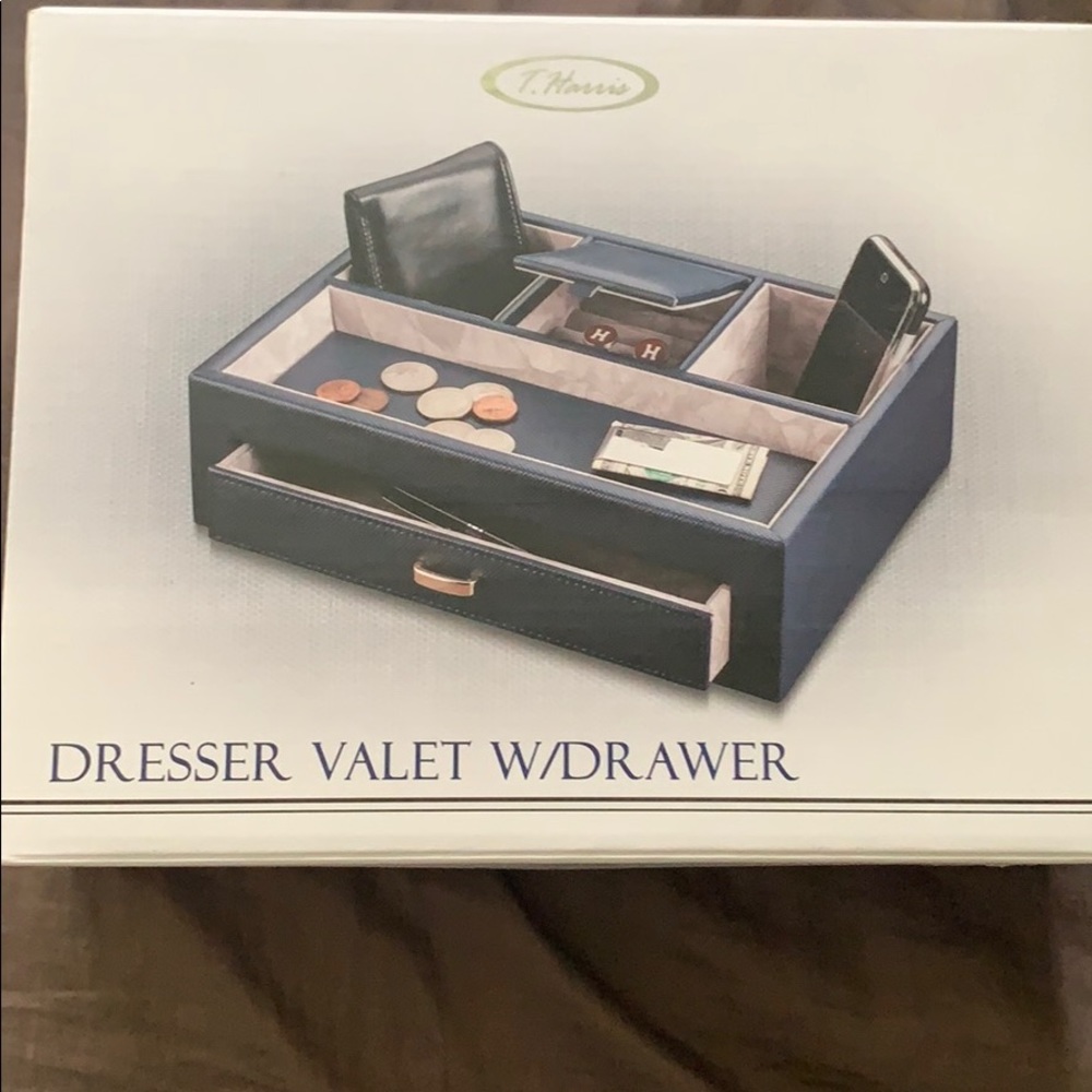 Dresser valet